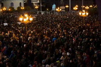 Από νέα χτεσινή μεγάλη διαδήλωση στην πόλη Κότσανι