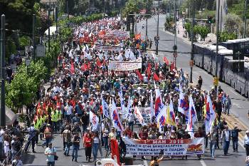 Αποτέλεσμα εικόνας για λαος στο δρομο